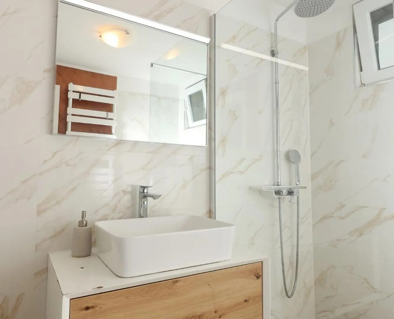 Seabreeze Apartment Rijeka 0*,  Croatia